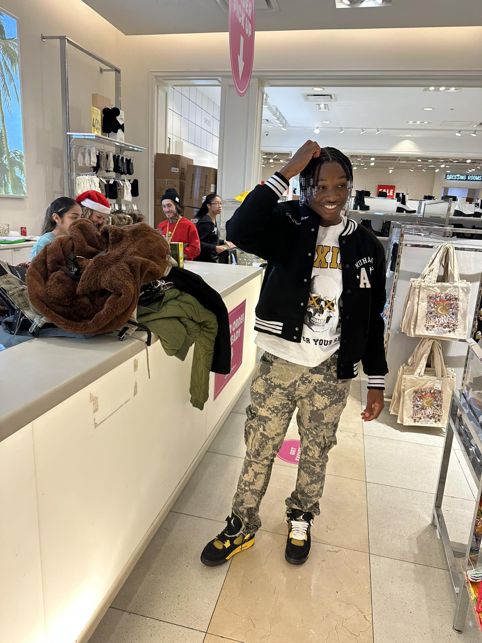Peach McIntyre Net Worth 2024, Bio, Age, House, Books & FAQs
